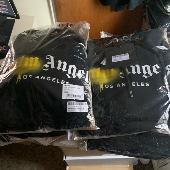 Palm Angels Los Angels Sprayed Hoodie - Picture 2 of 3